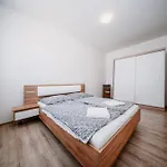 Air Apartment *